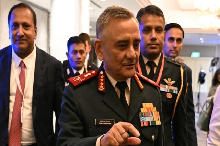 ऑपरेशन सिंदूर में राफेल जेट गिरने की बात पर सीडीएस के बयान से हड़कंप