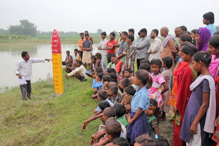 बाढ़ पूर्व तैयारी को लेकर विभाग सतर्क, तटबंधों की सुरक्षा के लिए इस खास तकनीक से हो रहा स्टड निर्माण