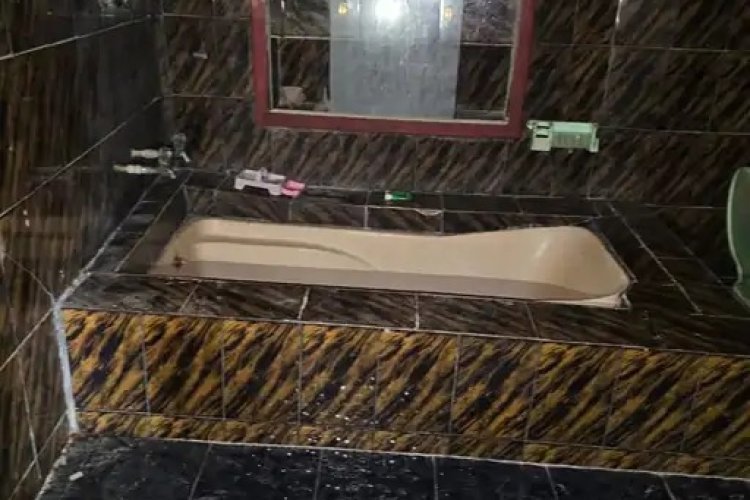 मजार या 5 स्टार होटल? बाथटब से लेकर फार्म हाउस तक यहां सब मिलेगा! अब 300 मकानों पर चला बुलडोजर