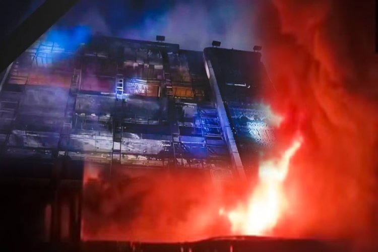 इराक के मॉल में आग से तबाही, वीडियो में दिखीं भयंकर लपटें, 50 लोग जिंदा जले, कई झुलसे