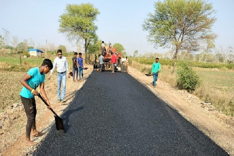 नाबार्ड ने ग्रामीण संपर्क को दी रफ्तार, अब तक इतने हजार किलो मीटर सड़कों का हुआ निर्माण