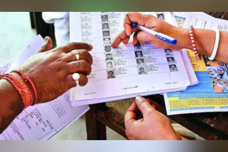 Voter list amendment in Bihar: निर्वाचन आयोग का दावा, 52 लाख से अधिक नाम हटाए गए