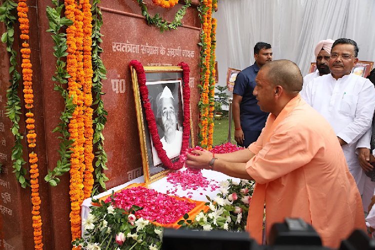 UP के सबसे लंबे समय तक सेवा करने वाले CM बने योगी आदित्यनाथ, किनका टूटा रिकॉर्ड?