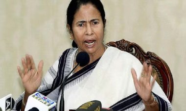 अपने गिरेबान में कब झांकेंगी ममता? दिल्ली में वोट चोरी का विरोध, बंगाल में वोट चोरों के साथ