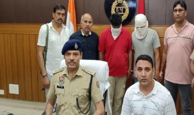 इंस्पेक्टर को फांसकर संबंध बनाने का दिया ऑफर, फिर महिला वकील और सहेली ने ऐंठे लाखों, साइको किलर सहित दो गिरफ्तार