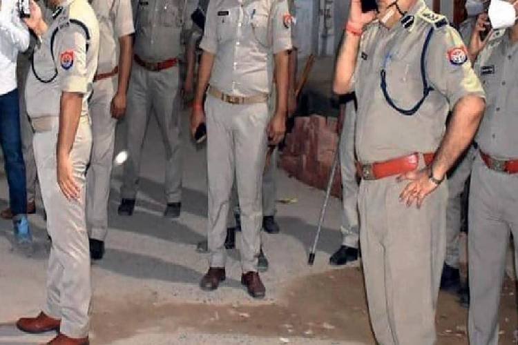 लखनऊ में महिला IAS से पति के दोस्त ने की अनुचित डिमांड, मना करने पर किया प्रताड़ित, FIR दर्ज