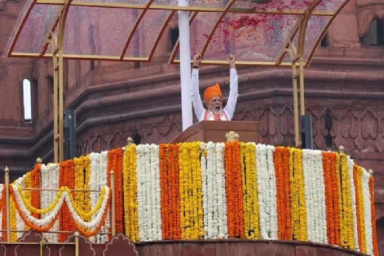 Sudarshan Chakra Mission: भारत विकसित करेगा शक्तिशाली हथियार प्रणाली, जानिए क्या होगा राष्ट्रीय सुरक्षा कवच