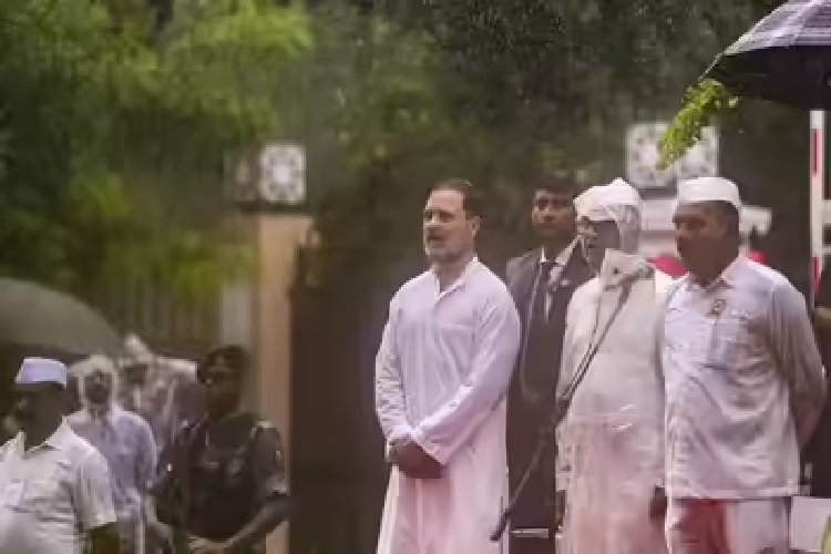 लाल किले पर स्वतंत्रता दिवस समारोह में शामिल नहीं हुए राहुल-खड़गे, भाजपा ने बताया सेना और संविधान का अपमान