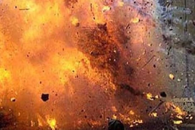 पश्चिम बंगाल में स्कूल के बाहर बड़ा धमाका, UP के व्यक्ति की मौत, बैग में रखा था विस्फोटक