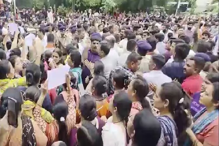 अहमदाबाद में 10 के छात्र की हत्या के बाद भारी बवाल, स्कूल में तोड़फोड़, कर्मचारियों पर हमला