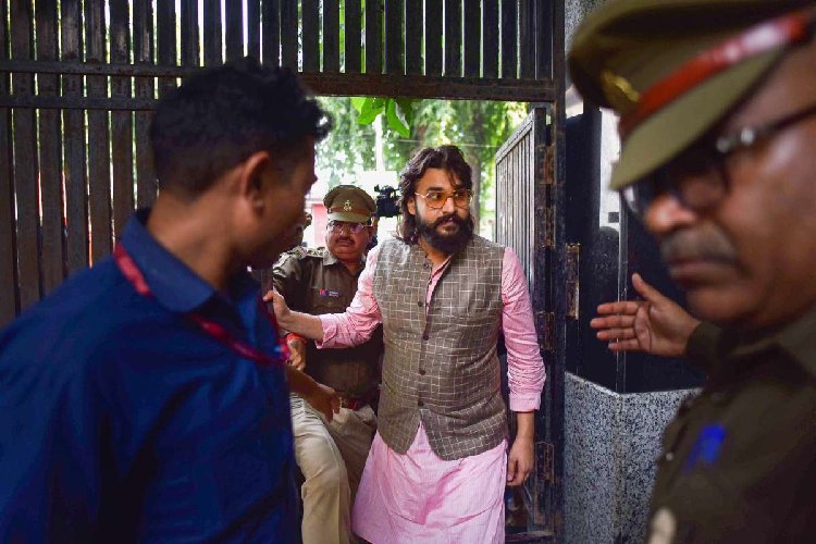 हाईकोर्ट से राहत मिलने के बाद अब्बास अंसारी के लिए आफत लेकर आई यह खबर...