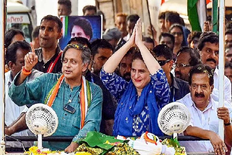 जिस बिल को प्रियंका ने बताया असंवैधानिक, उस लाइन पर चलने से शशि थरूर ने किया इनकार
