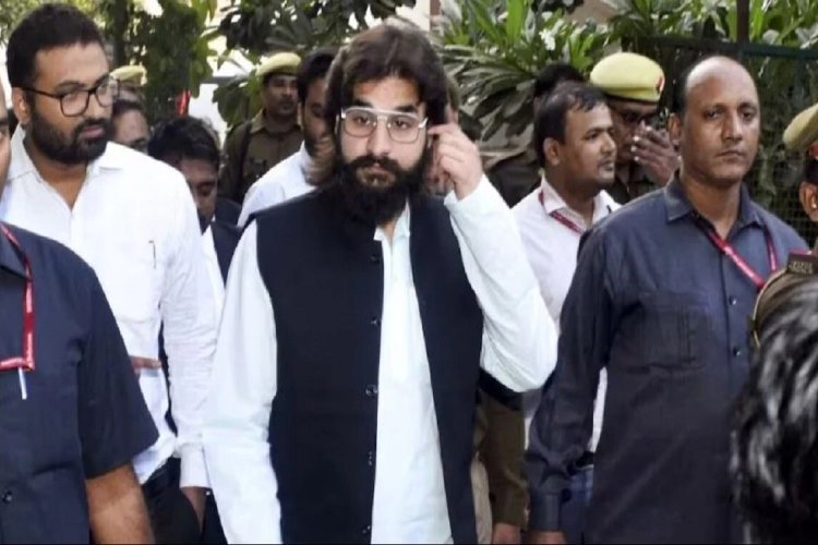 योगी सरकार के हाथ से कैसे बच गए अब्बास अंसारी? जमानत देने वाले जस्टिस समीर कौन हैं?