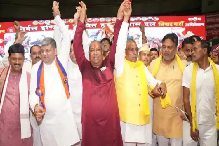 दिल्ली में PDA के खिलाफ बड़ी रणनीति, ठाकुर विधायकों के बाद NDA के 4 साथियों की दावत! क्या पक रही खिचड़ी?
