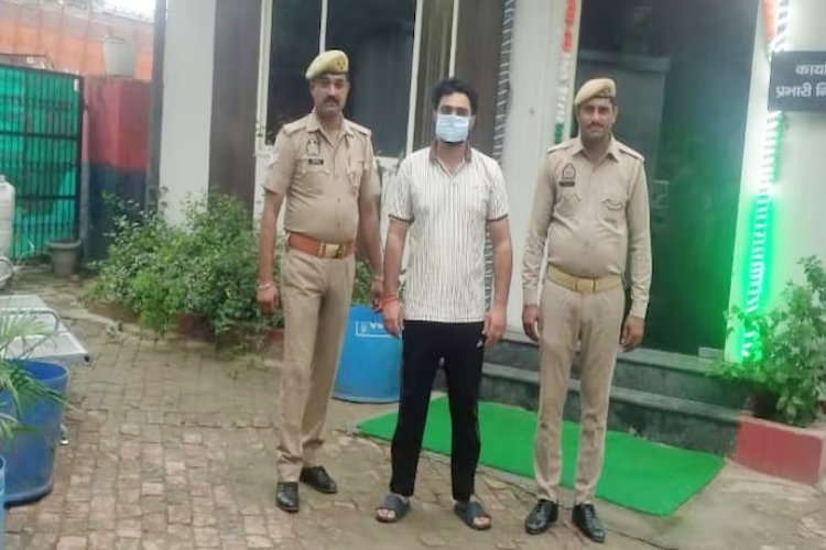 नोएडा दहेज हत्या मामले में एक और बड़ी गिरफ्तारी, पुलिस हिरासत में बेखौफ खड़ा रहा आरोपी, देखें...