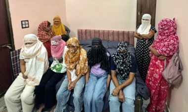 होटल की आड़ में चल रहा था जिस्मफरोशी धंधा, 9 युवती सहित 16 गिरफ्तार, कंडोम व शक्तिवर्धक दवाओं का जखीरा बरामद