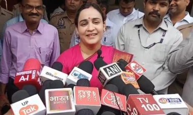 विवादों में आई बीजेपी नेता अपर्णा यादव, मां पर हेरफेर के आरोप के बाद भाई पर मुकदमा दर्ज, यह है गंभीर आरोप