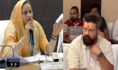 मीटिंग में फोन पर व्यस्त थे CMHO, राजस्थान की दबंग सांसद ने लगा दी क्लास