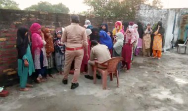 मदरसे में पड़ा छापा, टॉयलेट से बरामद हुई 40 नाबालिग लड़कियां, यूपी में हड़कंप!