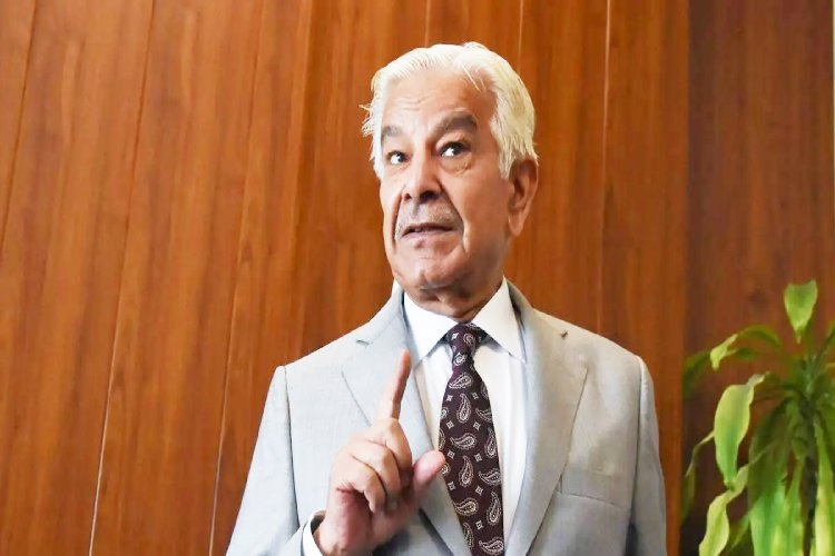 ''बाढ़ का पानी कुदरत का कहर नहीं, 'आशीर्वाद' है...इसे कंटेनर में रखें...'' PAK रक्षा मंत्री ने निकाला समाधान!