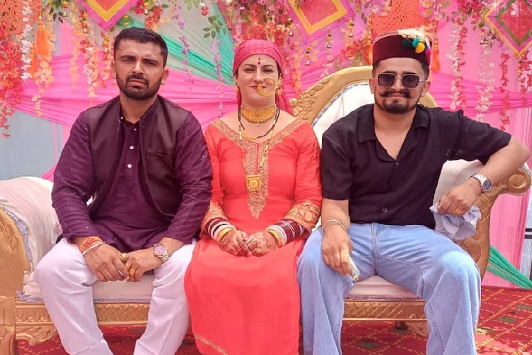 हिमाचल में एक दुल्हन से शादी करने वाले 2 भाइयों के साथ घटी बड़ी घटना, सोशल मीडिया पर साझा की जानकारी