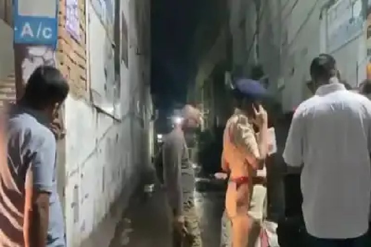 बिहार में सनसनीखेज गोलीबारी: राजद नेता राजकुमार राय की घर के बाहर निर्मम हत्या, 6 गोलियों के खोल बरामद