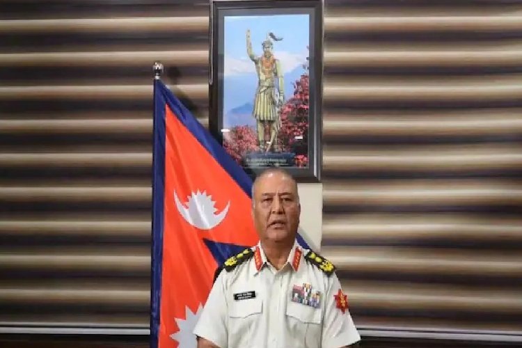 नेपाली सेना प्रमुख के संबोधन में हिंदू राजा का चित्र, क्या कोई गहरा संदेश छिपा है?