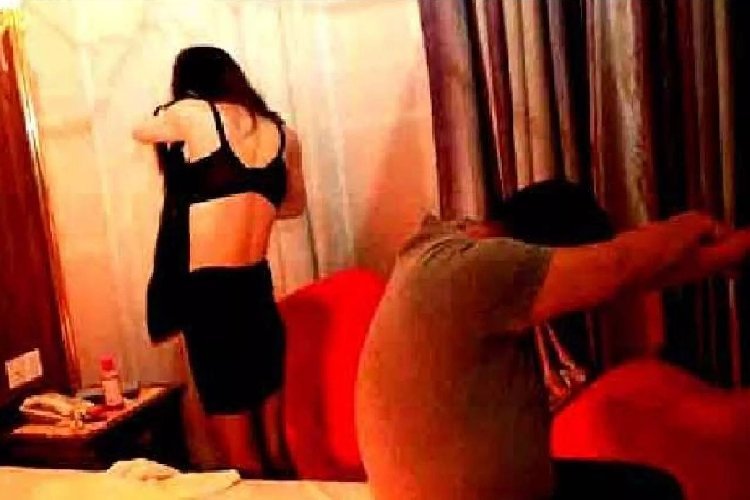 BJP का पूर्व नेता निकला सेक्स रैकेट का मास्टरमाइंड, महिला सहित 3 आरोपी गिरफ्तार