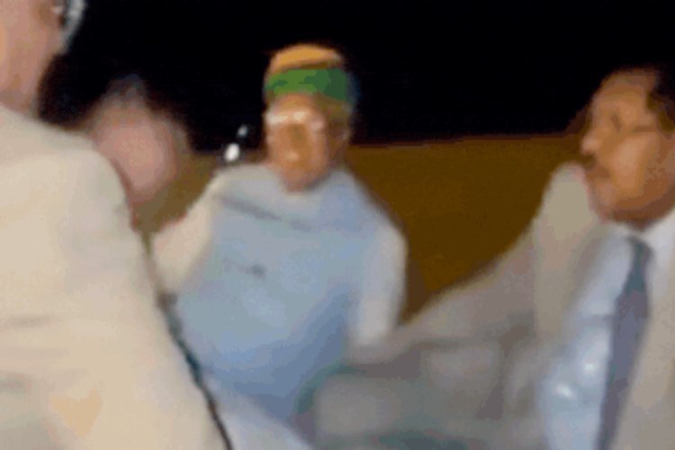 सीजेआई बी.आर. गवई और कानून मंत्री अर्जुन राम मेघवाल किस वाहन पर सवार हुए? वीडियो वायरल!