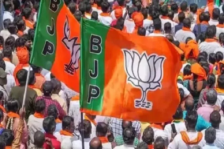 BJP ने बिहार चुनाव के दावेदारों की अंतिम सूची की तैयार, 15 से अधिक विधायकों का कट सकता है टिकट