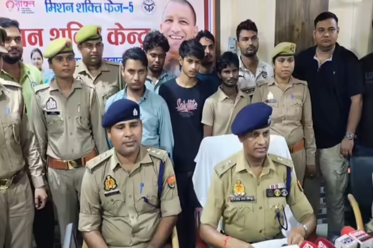 CBI-आर्मी अधिकारी बनकर 1 करोड़ से अधिक की ठगी, हाथरस में साइबर गैंग का पर्दाफाश 