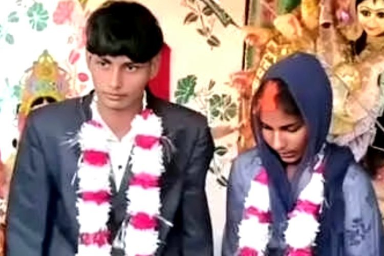 गर्लफ्रैंड को छोड़ने गांव पहुंचा बॉयफ्रेंड, ग्रामीणों ने पकड़ा तो हो गया बड़ा कांड, वीडियो हो रहा वायरल