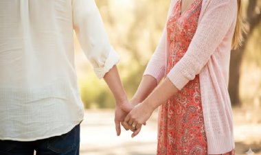 विधवा प्रेमिका से मिलने गए प्रेमी से हैवानियत, सिर मुंडवा कर गर्म तवे पर बिठाया, चेहरे पर किया पेशाब