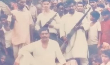 ''आचार संहिता के बावजूद हथियारबंद लोग खुलेआम घूम रहे'' लालू के पुराने साथी की हत्या पर आगबबूला हुए तेजस्वी