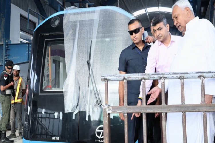 सीएम नीतीश ने पटना मेट्रो का किया उद्घाटन, किफायती किराया, ट्रैफिक का झंझट भी होगा खत्म, पढ़िए पूरी जानकारी...