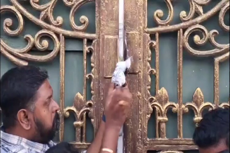 मुश्किल में Bigg Boss Kannada 12, पूरा सेट सील, बाहर निकाले जाएंगे सारे कंटेस्टेंट