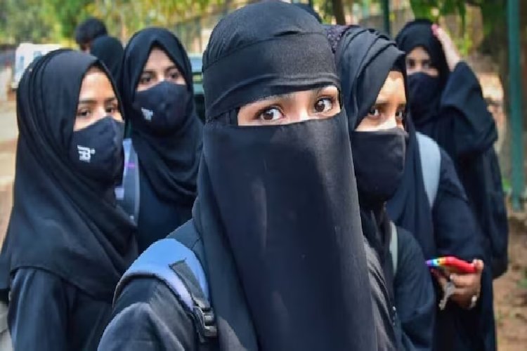 महिलाओं के हाथों में हथियार थमा रहा जैश-ए-मोहम्मद, मसूद अजहर की बहन को बनाया संगठन का सरबराह