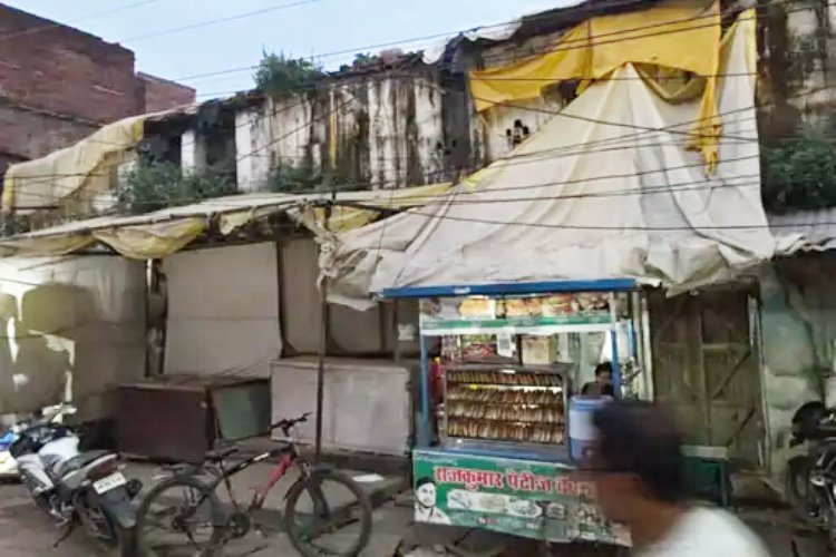 धीरेंद्र शास्त्री के प्रभारी ने किया बड़ा फर्जीवाड़ा, सरकारी जमीन की करा ली रजिस्ट्री