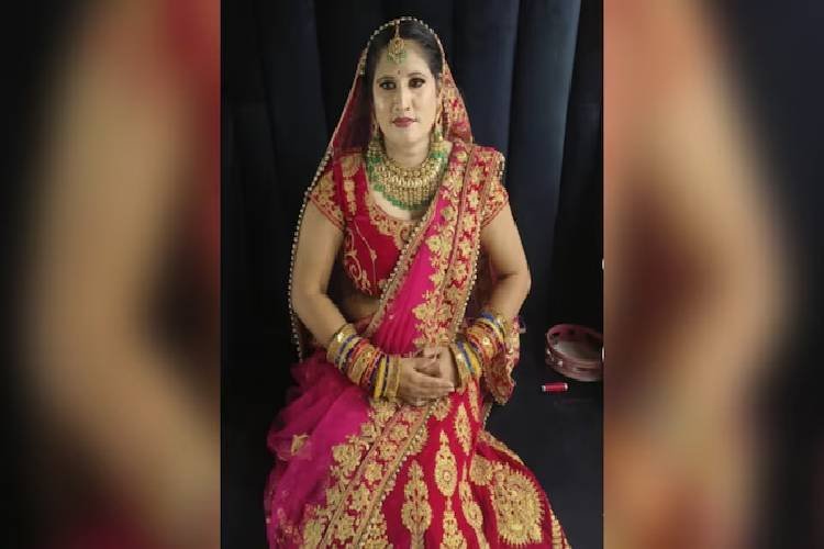 बंद कमरे में फंदे से लटकी मिली निषाद पार्टी जिलाध्यक्ष की पत्नी, पति पर अवैध संबंध का आरोप