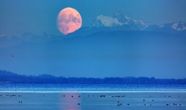 कल पूर्णिमा पर बन रहा अद्भूत संयोग, समय कर लें नोट, इस वक्त धरती के बेहद करीब दिखेगा चांद