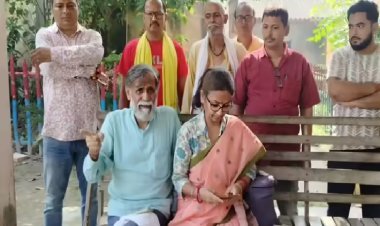 पत्नी के साथ धरने पर बैठे जन सुराज उम्मीदवार एवं पूर्व IG आरके मिश्रा, SHO पर गंभीर आरोप