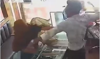 दुपट्टे वाली महिला को दुकानदार ने 20 सेकेंड में क्यों जड़े 17 थप्पड़, वजह हैरान करने वाली है...