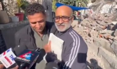 जम्मू में मुस्लिम पत्रकार के घर पर चला बुलडोजर, हिंदू पड़ोसी कुलदीप शर्मा ने गिफ्ट कर दी अपनी जमीन