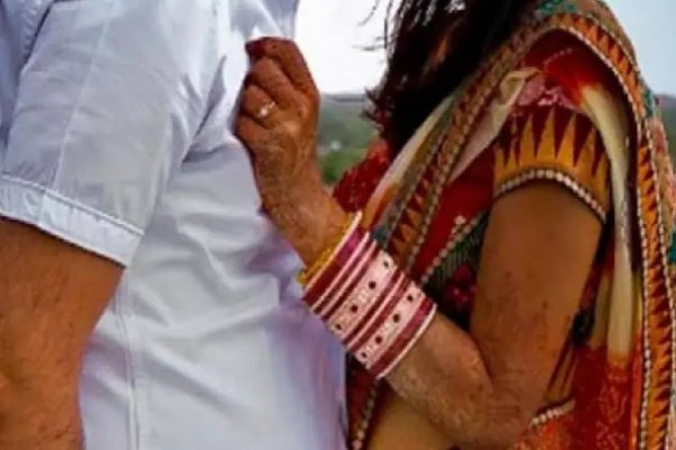 पति को दूध में नशीला पदार्थ मिलाकर पिलाया, पिछले दरवाजे से प्रेमी को बुलाया और फिर...