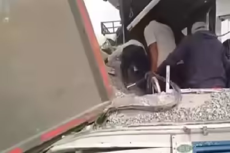 जोधपुर के बाद अब हैदराबाद-बीजापुर राजमार्ग पर भीषण सड़क हादसा, 16 मरे, 8 घायल