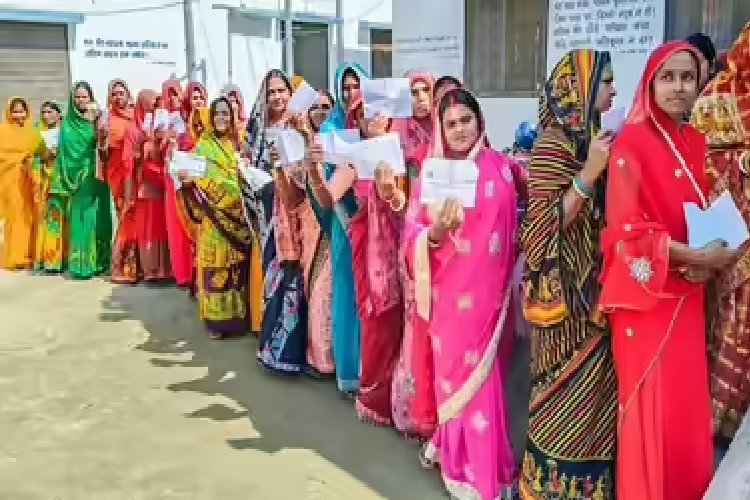 बिहार में दूसरे चरण की वोटिंग की तैयारी जारी, 11 नवंबर को 20 जिलों की 122 सीटों पर डाले जाएंगे वोट