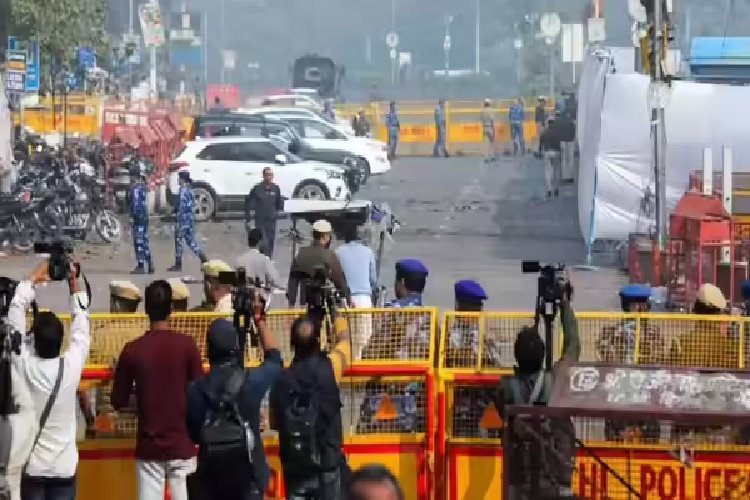 धमाके के समय हुंडई आई-20 के साथ थी एक और कार; यूपी-हरियाणा में अलर्ट