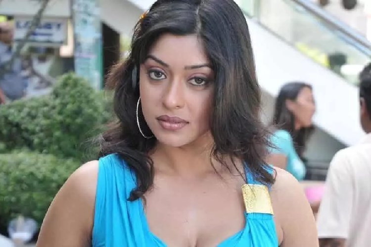 दिल्ली धमाके में इस फेमस एक्ट्रेस की दोस्त की हुई मौत, मीडिया से बात कर सुनाया दर्द!