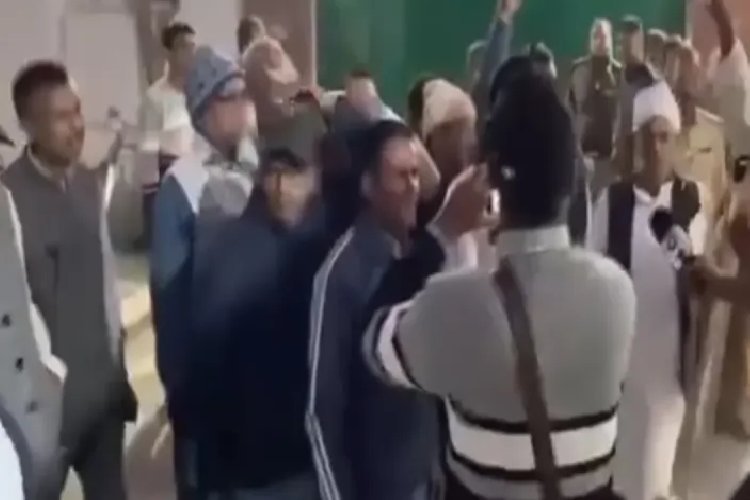 संजय यादव के खिलाफ RJD कार्यकर्ताओं में आक्रोश, राबड़ी आवास पर भारी बवाल