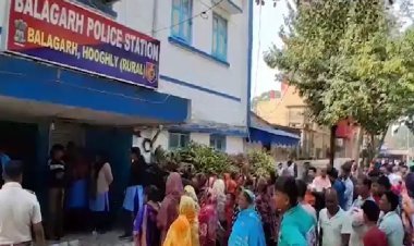 शराब पीकर गाड़ी चलाने के आरोप में पकड़े गए युवक की रेलवे ट्रैक पर लाश मिली, भीड़ ने पुलिस स्टेशन ही जला दी